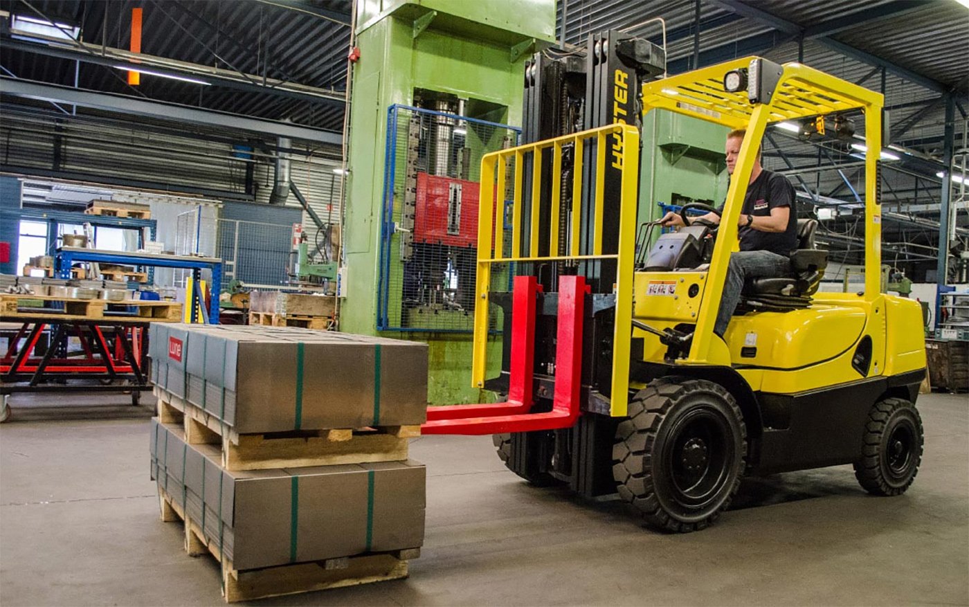 Top Safety Measures to Follow When Renting a Forklift